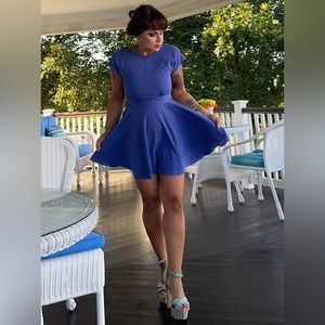 BLAQUE LABEL PERIWINKLE BLUE A LIST SHORT SLEEVE DRESS LARGE